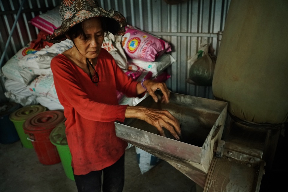 Cô giáo làm nhang sinh học từ cây cỏ dại - 4 Cô giáo làm nhang sinh học từ cây cỏ dại - 4