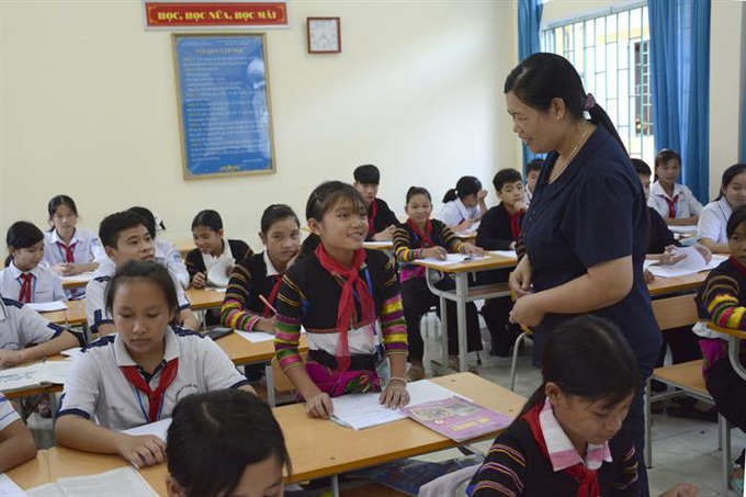 Cao Bằng: Thực hiện chính sách ưu tiên với trẻ em, học sinh DTTS rất ít người  - Ảnh 1.
