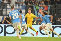 Lazio hòa Atletico Madrid nhờ bàn gỡ của thủ môn ở phút 90+5