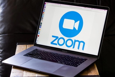 Zoom bị tố nghe lén người dùng