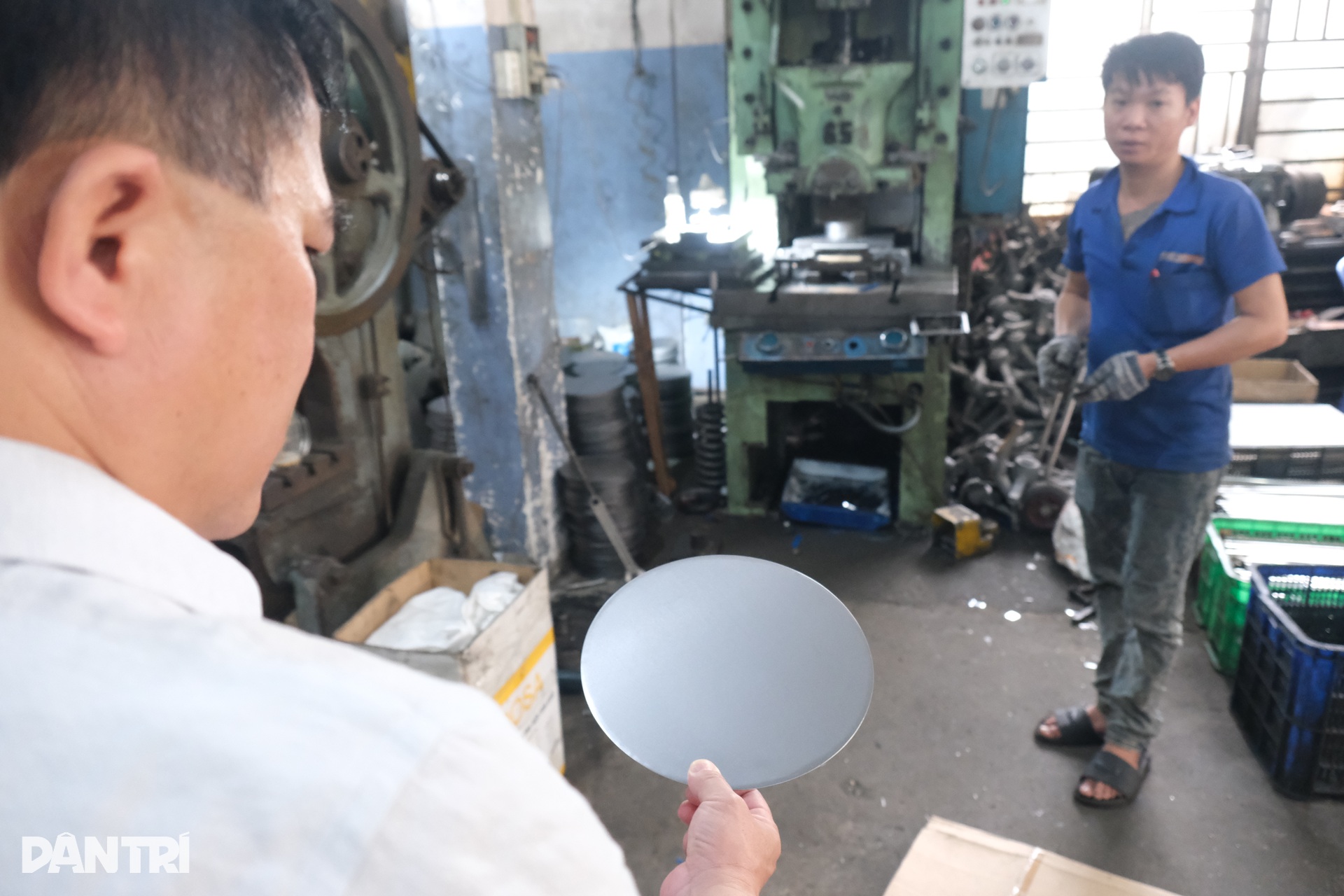 Chiếc đèn gù, ống lấy máu và bài học để thiết bị y tế Việt vươn ra thế giới - 2 Chiếc đèn gù, ống lấy máu và bài học để thiết bị y tế Việt vươn ra thế giới - 2