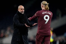 HLV Pep Guardiola: "Man City khó có thể trở lại đỉnh cao ở mùa giải này"