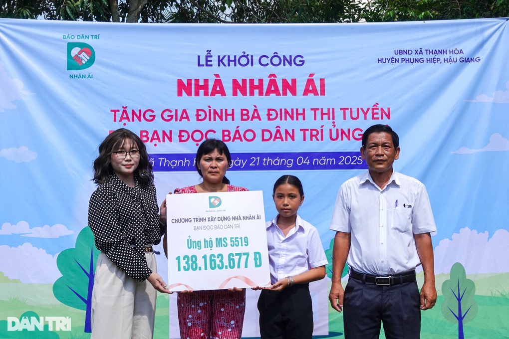 Một tháng nữa mẹ con tôi sẽ có nhà mới ở thật rồi, không còn sợ mưa dột - 1 Một tháng nữa mẹ con tôi sẽ có nhà mới ở thật rồi, không còn sợ mưa dột - 1