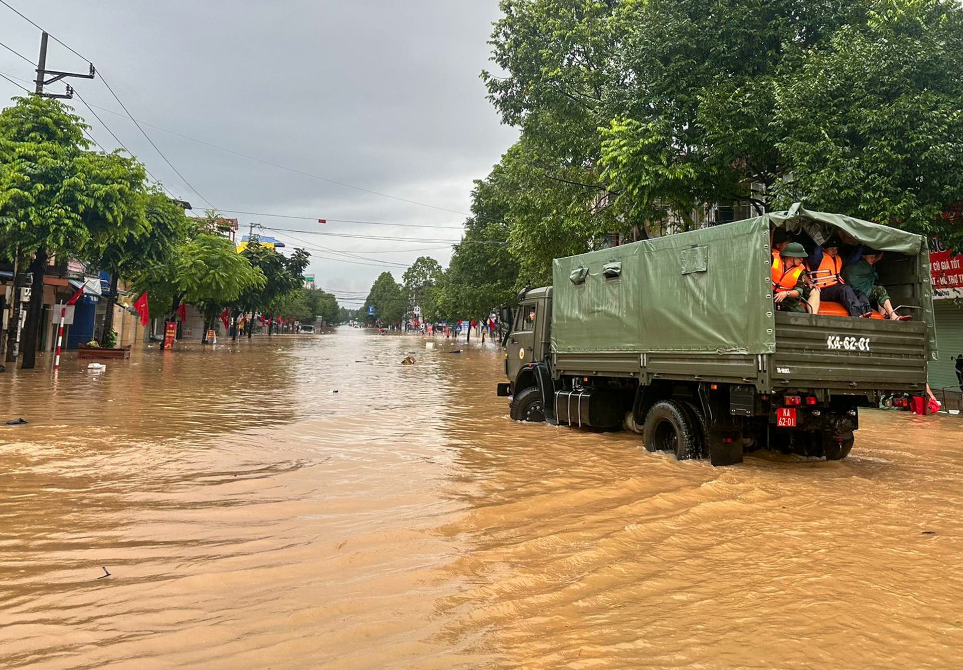 Trận lũ lụt lớn kỷ lục tại Thái Nguyên - 9