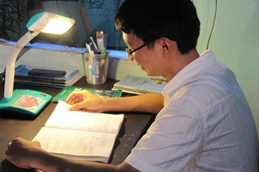 Quan tâm giáo dục con cái cũng cần có phương pháp