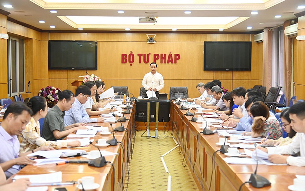 Quân xanh, quân đỏ trong các phiên đấu giá tài sản ngày càng tinh vi - 1 Quân xanh, quân đỏ trong các phiên đấu giá tài sản ngày càng tinh vi - 1
