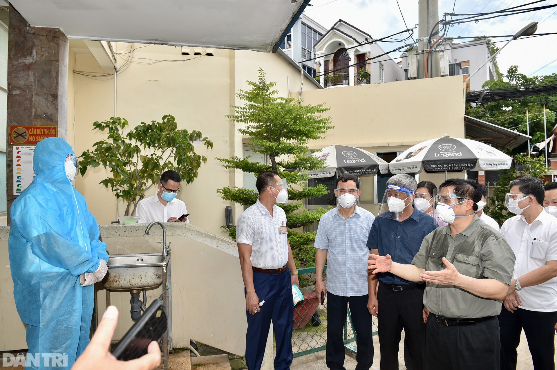 Ngày làm việc khẩn trương của Thủ tướng tại pháo đài chống dịch TPHCM - 13 Ngày làm việc khẩn trương của Thủ tướng tại pháo đài chống dịch TPHCM - 13