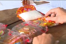 "Nữ quái" giấu ma túy trong hộp bánh trung thu