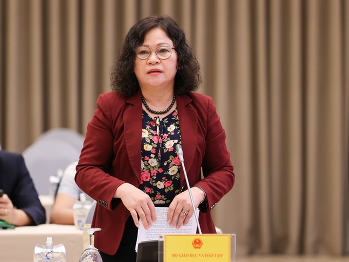 Thứ trưởng Bộ GD&ĐT Ngô Thị Minh tại Họp báo Chính phủ thường kỳ tháng 2/2022. Ảnh: Nhật Bắc/VGP