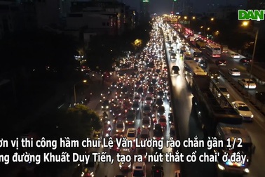 Ùn tắc nhiều km đường Vành đai 3 do "nút thắt cổ chai" mới