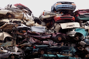 Thành tỷ phú đô la nhờ buôn bán ô tô phế liệu