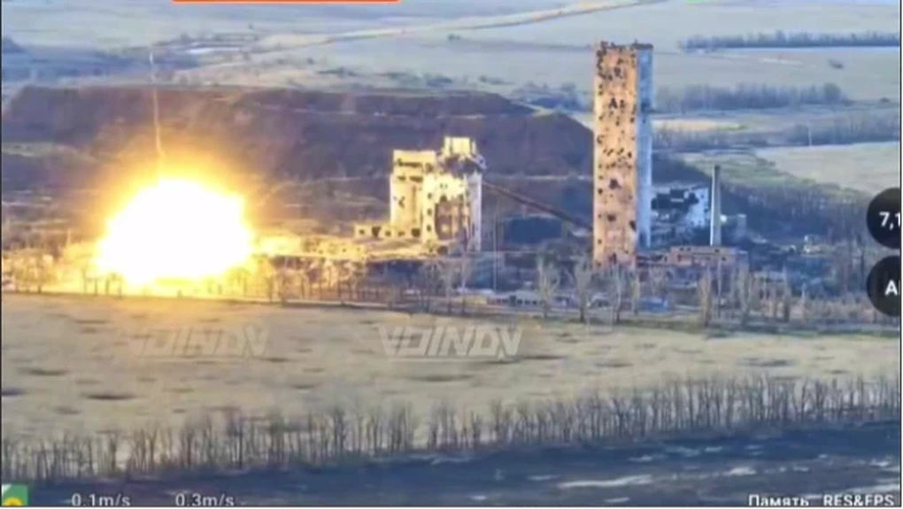 Nga dùng mưa bom mở đường, thọc sâu 2km vào phòng tuyến Ukraine ở Donbass - 1 Nga dùng mưa bom mở đường, thọc sâu 2km vào phòng tuyến Ukraine ở Donbass - 1