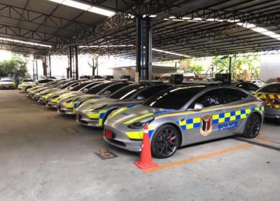 Thái Lan sử dụng Tesla Model 3 làm xe cảnh sát - 1 Thái Lan sử dụng Tesla Model 3 làm xe cảnh sát - 1