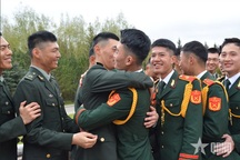 Quân đội Việt Nam, Lào và Trung Quốc giao lưu văn nghệ tại Nga