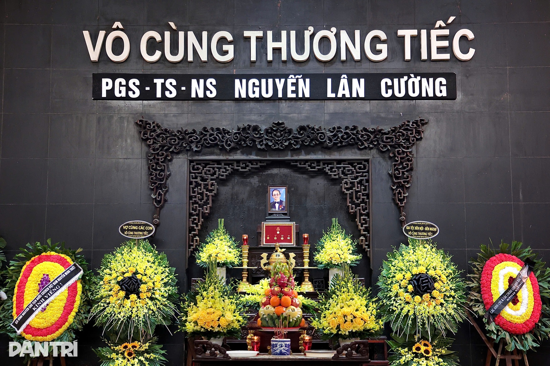 Gia đình, đồng nghiệp tiễn đưa PGS.TS, nhạc sĩ Nguyễn Lân Cường - 1 Gia đình, đồng nghiệp tiễn đưa PGS.TS, nhạc sĩ Nguyễn Lân Cường - 1