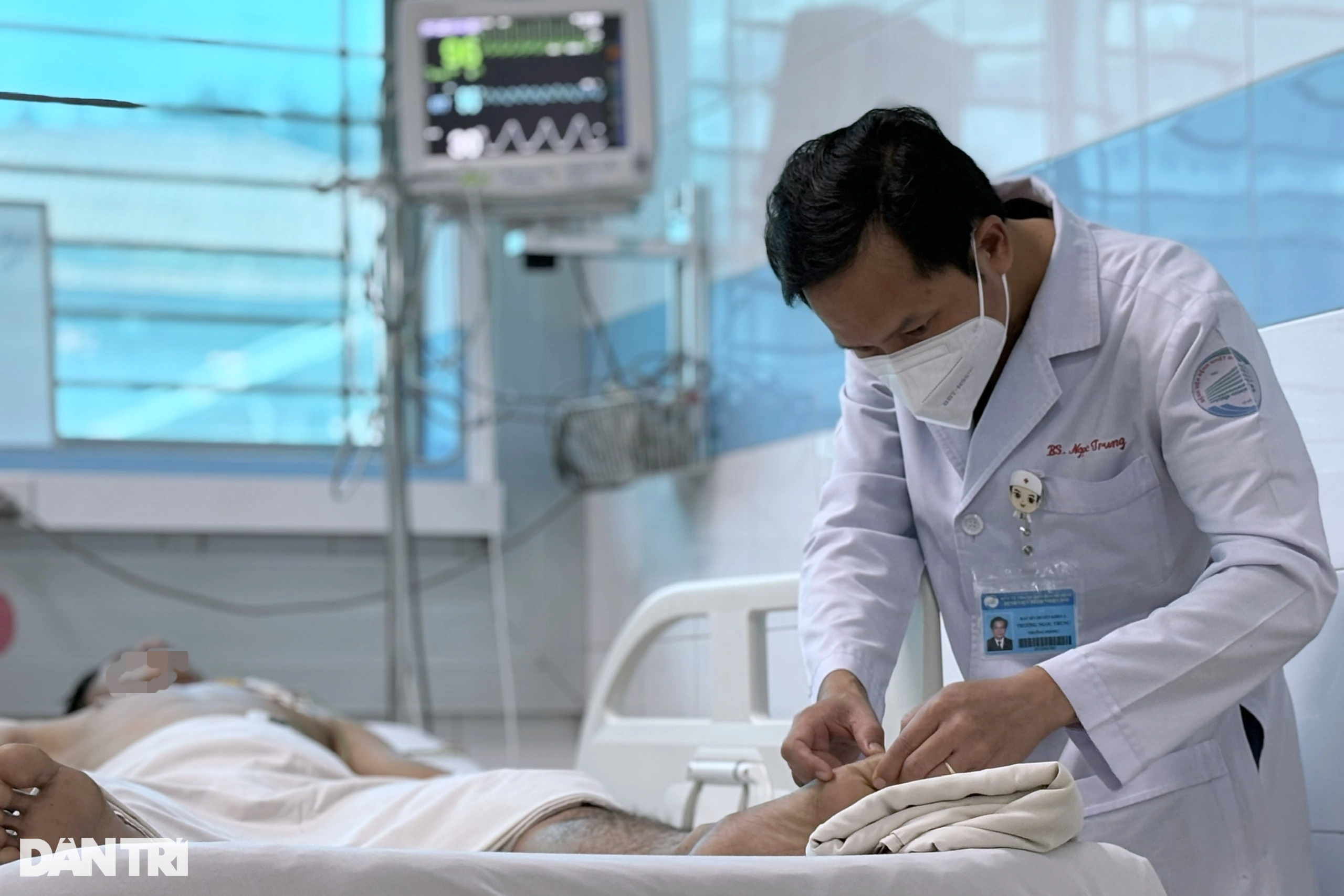 Từ cậu bé suýt chết vì lang vườn thành cứu tinh của bệnh nhân nguy kịch - 7 Từ cậu bé suýt chết vì lang vườn thành cứu tinh của bệnh nhân nguy kịch - 7