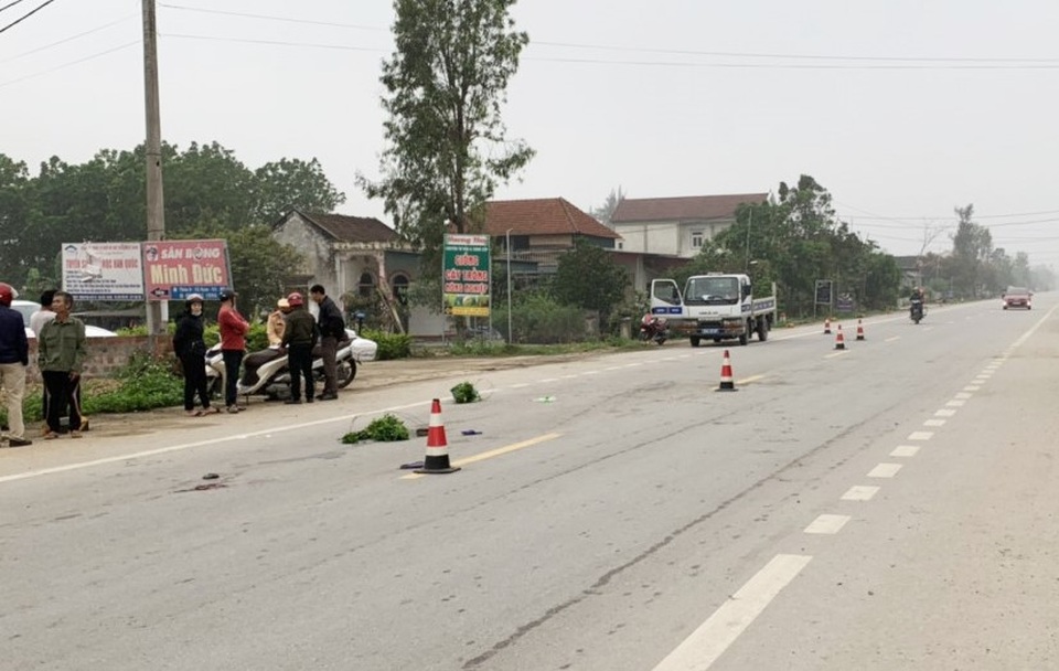 Tông cụ bà đi bộ tử vong rồi lái xe máy điện bỏ trốn - 1 Tông cụ bà đi bộ tử vong rồi lái xe máy điện bỏ trốn - 1