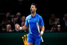 Đánh bại Rune, Djokovic gặp Rublev tại bán kết Paris Masters