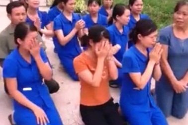 Thông tin mới nhất vụ hàng chục cô giáo quỳ gối để xin được tiếp tục dạy trẻ