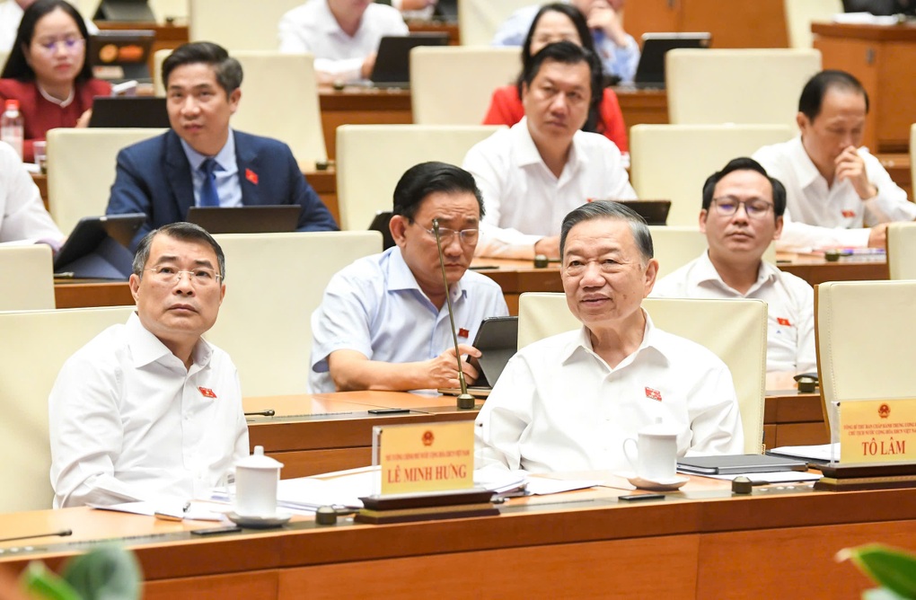 Đại biểu Quốc hội: “Người dân còn giữ khoảng 500 tấn vàng, xấp xỉ 12% GDP” - 2