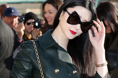 Phạm Băng Băng khoe da trắng sứ tại tuần lễ thời trang Paris