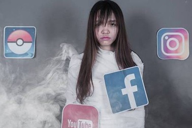 Bộ ảnh đáng suy ngẫm về lối sống thụ động của bạn trẻ