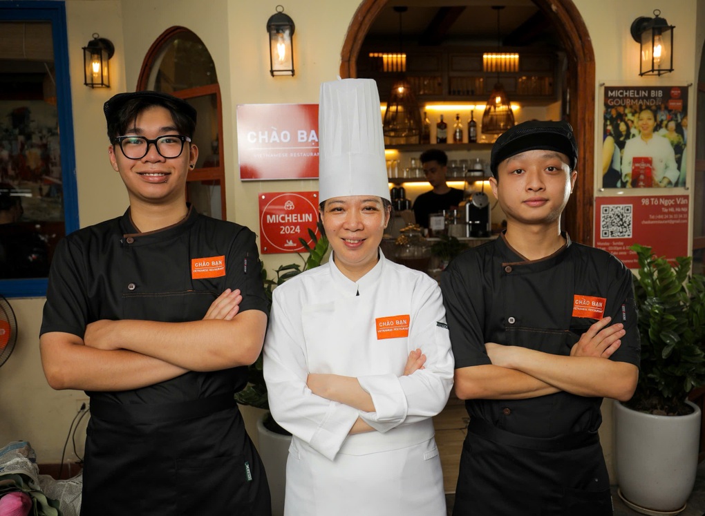 Hai nhà hàng ở Hà Nội trùng tên và treo bảng Michelin gây hiểu lầm - 2 Hai nhà hàng ở Hà Nội trùng tên và treo bảng Michelin gây hiểu lầm - 2