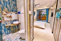 Nhà “dị” ở Vũng Tàu: Chỉ 60m2 nhưng có cả “biển xanh” lẫn “rừng nhiệt đới"