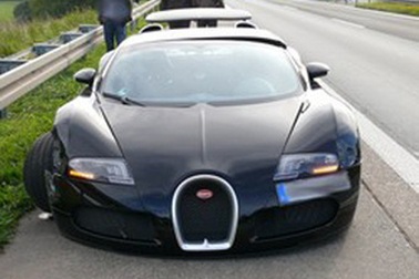 Vượt tốc độ cao, Bugatti Veyron gặp nạn 