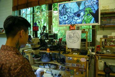 Bỏ việc hái ra tiền, chàng thợ xăm theo nghề "độc" chỉ phục vụ đại gia