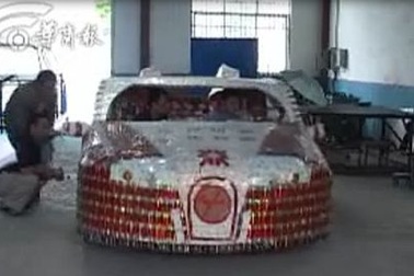 Siêu xe Bugatti làm từ vỏ bao thuốc lá