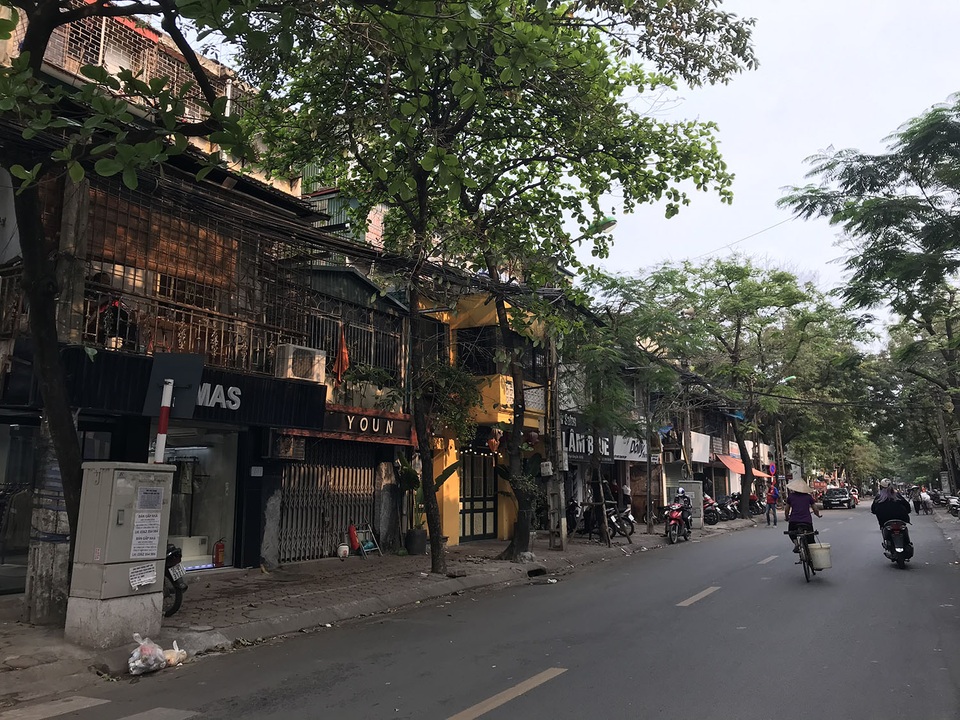 Tránh dịch Covid-19, hàng quán Hà Nội đồng loạt đóng cửa, chỉ nhận ship - 2 Tránh dịch Covid-19, hàng quán Hà Nội đồng loạt đóng cửa, chỉ nhận ship - 2