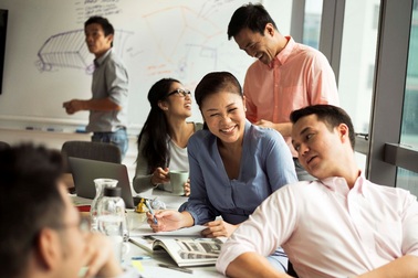 Khuyến khích người trẻ tự tạo “chiếc ô” cho chính mình