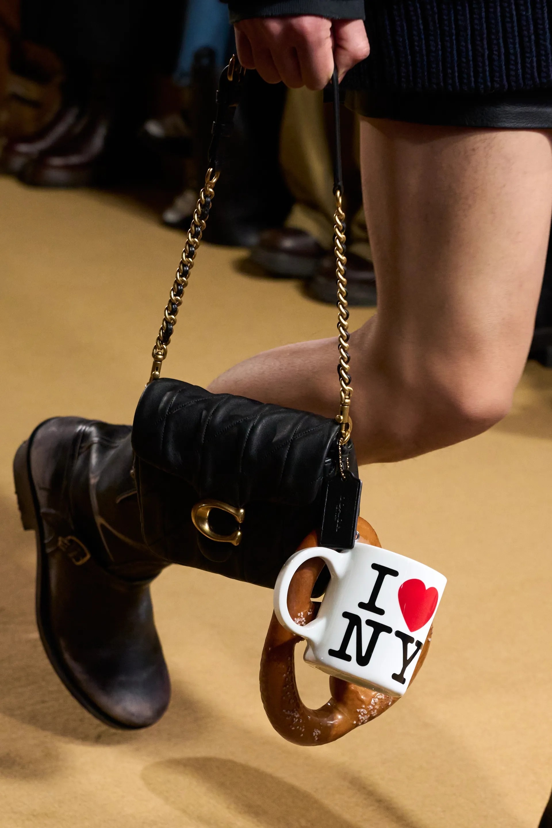 View - 7 kiểu túi xách sang trọng, đáng mua vào mùa thu năm nay | Báo Dân trí