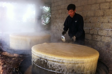 Làng mật mía xứ Nghệ tất bật vào vụ Tết