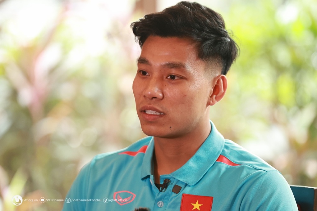 Văn Thanh tiết lộ điều khó khăn nhất dưới thời HLV Philippe Troussier - 1 Văn Thanh tiết lộ điều khó khăn nhất dưới thời HLV Philippe Troussier - 1