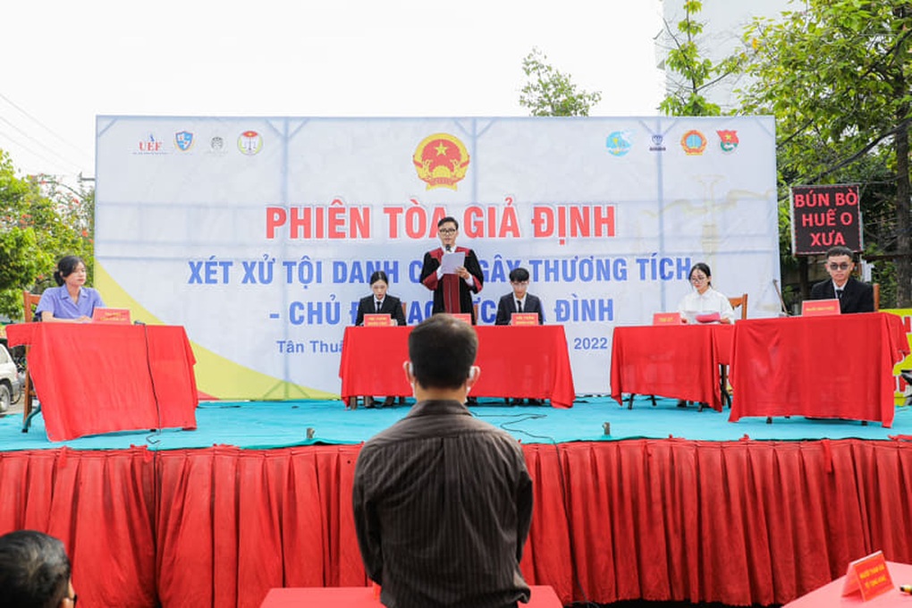 Học luật nhưng không khô khan như cách các gen Z nghĩ - 2 Học luật nhưng không khô khan như cách các gen Z nghĩ - 2
