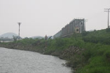 Sông Lam đòi “nuốt” đường sắt