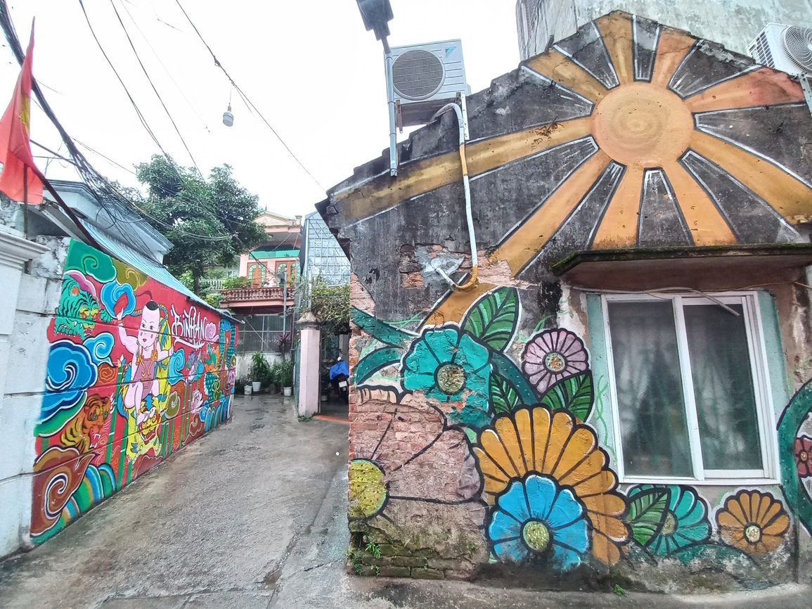 Thợ xăm hình bỏ tiền túi vẽ tranh, biến ngõ nhỏ thành điểm checkin cực chất - 13 Thợ xăm hình bỏ tiền túi vẽ tranh, biến ngõ nhỏ thành điểm checkin cực chất - 13