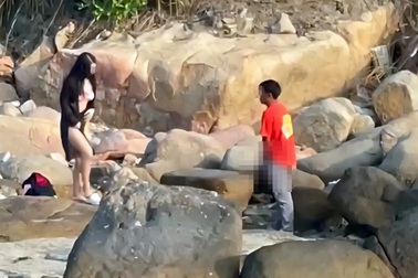 Hướng xử lý kẻ có hành vi biến thái trước mặt các cô gái ở biển Nha Trang