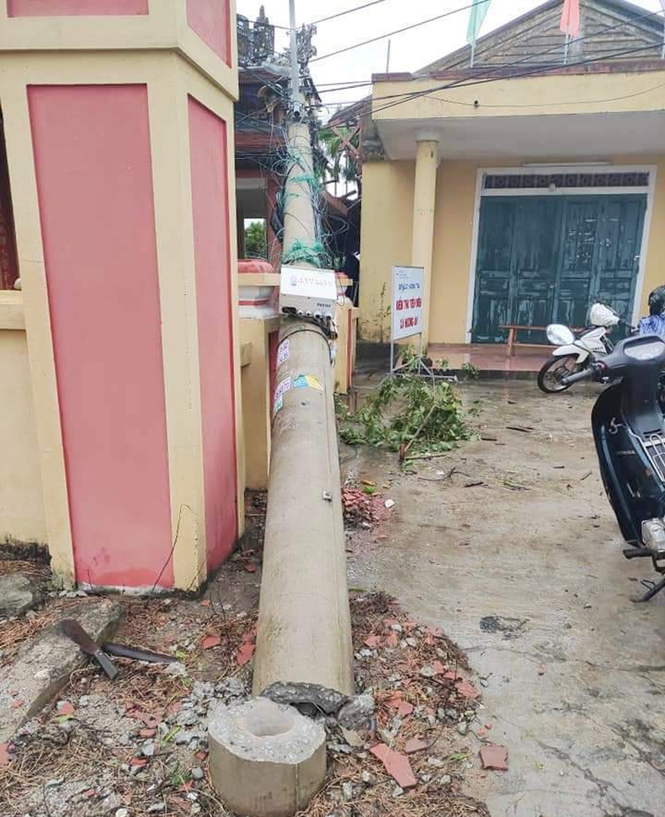 Cần kiểm tra chất lượng cột điện sau vụ hàng trăm cột gãy đổ trong bão - 5 Cần kiểm tra chất lượng cột điện sau vụ hàng trăm cột gãy đổ trong bão - 5