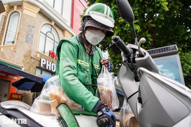 Từ người giao hàng thành ông chủ, 8X ở Hà Nội có quy định lạ