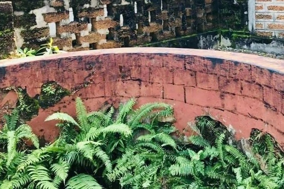 Tô trát giếng cổ để đóng phim: Sự kệch cỡm... đau lòng! - 2 Tô trát giếng cổ để đóng phim: Sự kệch cỡm... đau lòng! - 2