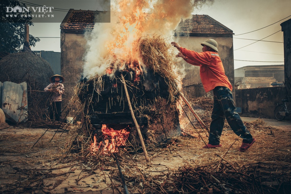 Làng nghề lâu đời, dân quanh năm chỉ nặn đất ra thứ nồi mong manh gây thương nhớ - 7 Làng nghề lâu đời, dân quanh năm chỉ nặn đất ra thứ nồi mong manh gây thương nhớ - 7