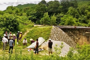 Một phụ nữ tử vong bên cạnh đường sắt