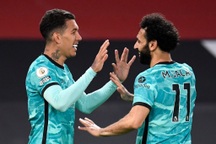 Man Utd 2-4 Liverpool: The Kop "đánh sập" Old Trafford