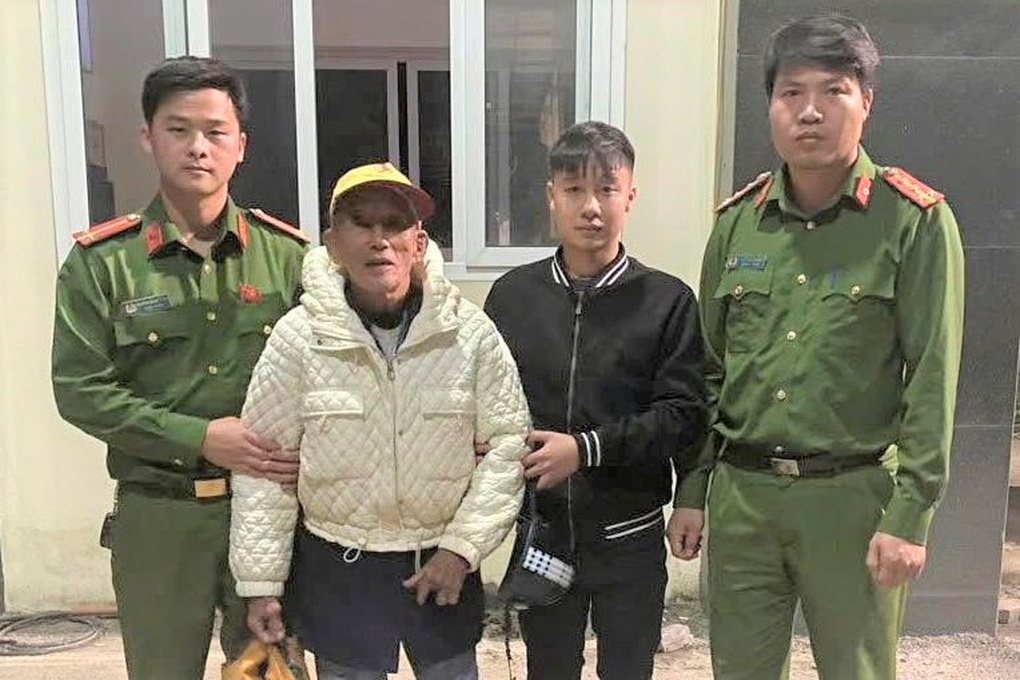 Cụ ông 85 tuổi đi lạc từ Hà Nội lên Phú Thọ - 1