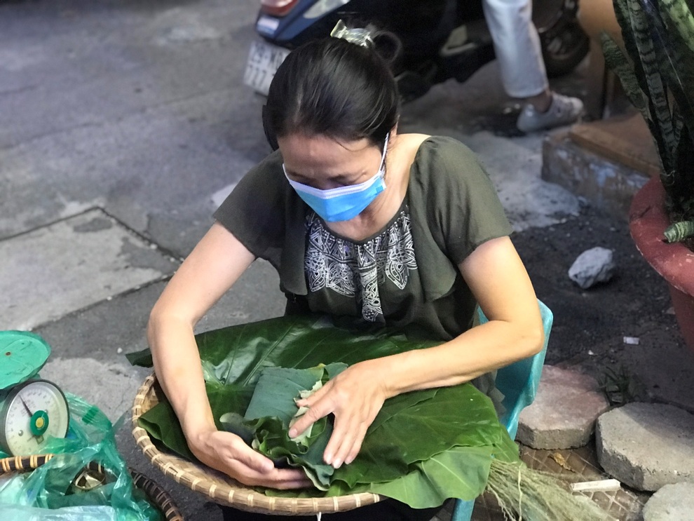 Cốm Hà Nội khiến bao người phải thương nhớ - 9 Cốm Hà Nội khiến bao người phải thương nhớ - 9