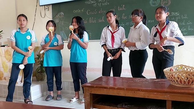 Tăng cường tuyên truyền sức khỏe sinh sản, giáo dục giới tính cho học sinh.