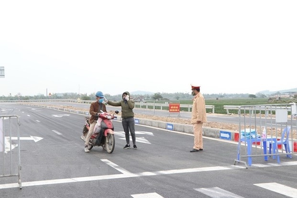 Phong tỏa Công ty xi măng Hoàng Thạch vì có ca mắc Covid-19 - 1 Phong tỏa Công ty xi măng Hoàng Thạch vì có ca mắc Covid-19 - 1
